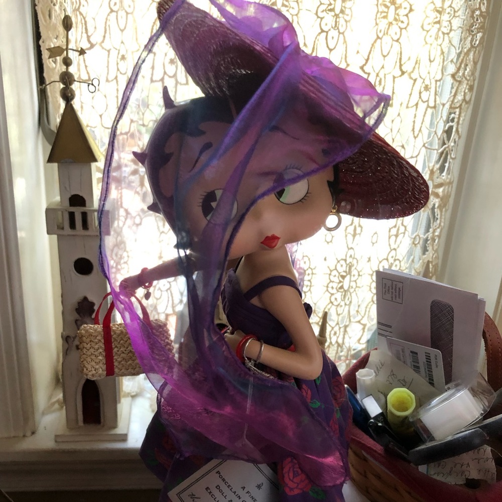 Betty boop figurine